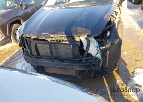 2017 Cadillac Xt5 Luxury z USA, uszkodzony, nr VIN 1GYKNBRS0HZ102202